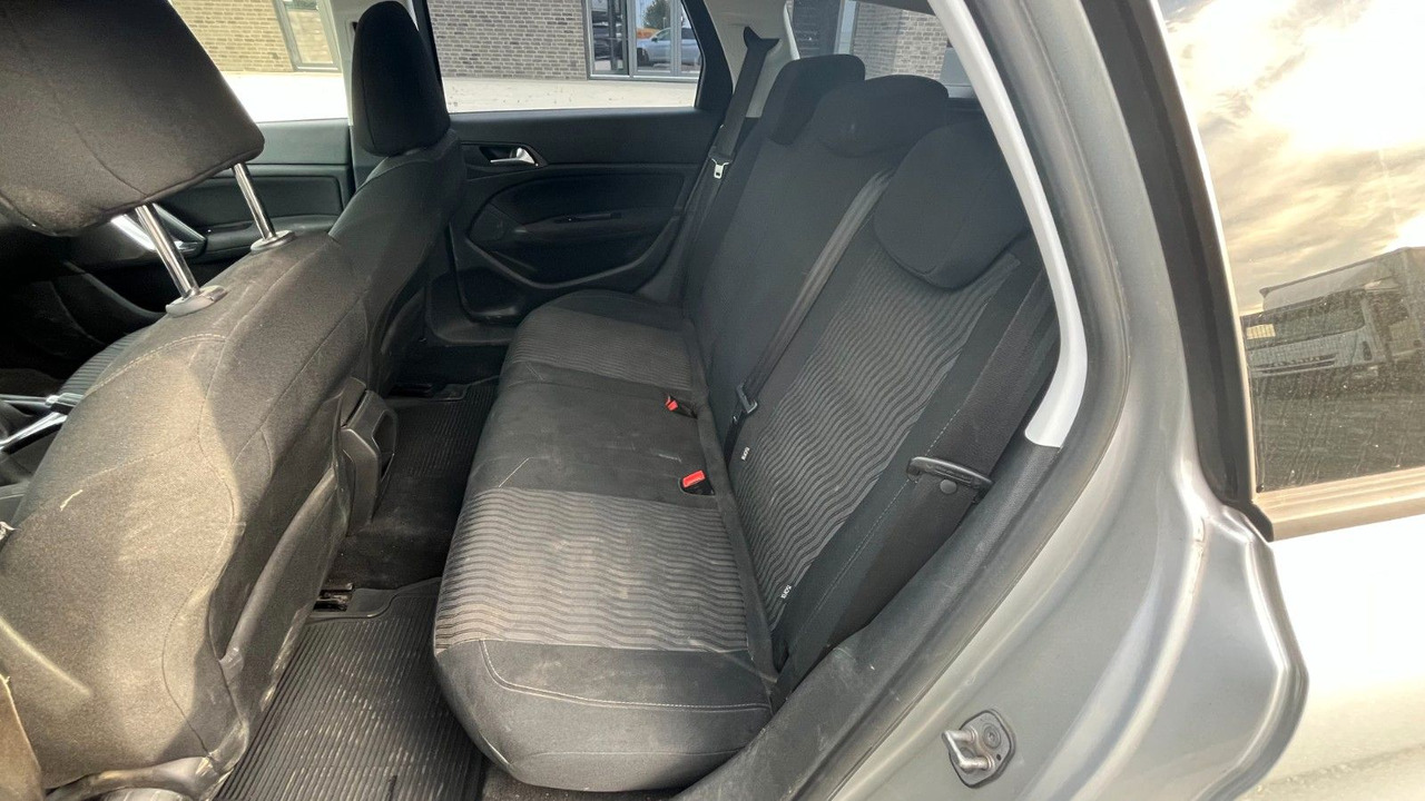Універсал Peugeot 308 SW Active: фото 6