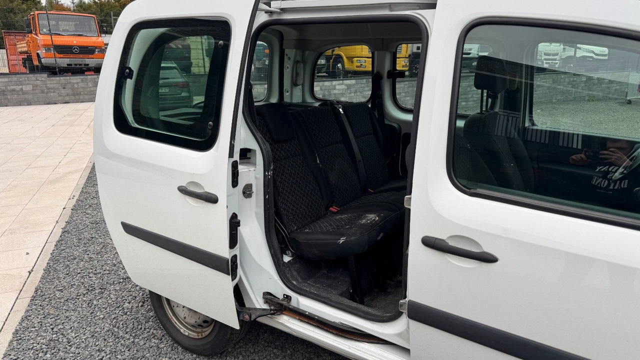 Renault Kangoo Mehrzweckfahrzeug 1.6 Benzin - Легковий автомобіль: фото 4 Renault Kangoo Mehrzweckfahrzeug 1.6 Benzin - Легковий автомобіль: фото 4