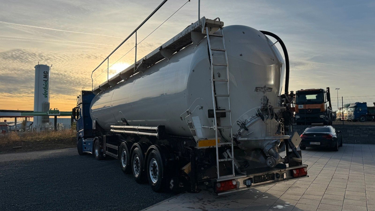 Spitzer SK 2760 CAL GGVS 60m³ Kippsilo - Напівпричіп цистерна для сипучих вантажів: фото 2 Spitzer SK 2760 CAL GGVS 60m³ Kippsilo - Напівпричіп цистерна для сипучих вантажів: фото 2