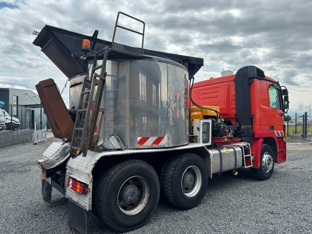 Вантажівка Mercedes-Benz Actros 2641 LS 6x4 Asphaltkocher 6x4: фото 8 Вантажівка Mercedes-Benz Actros 2641 LS 6x4 Asphaltkocher 6x4: фото 8