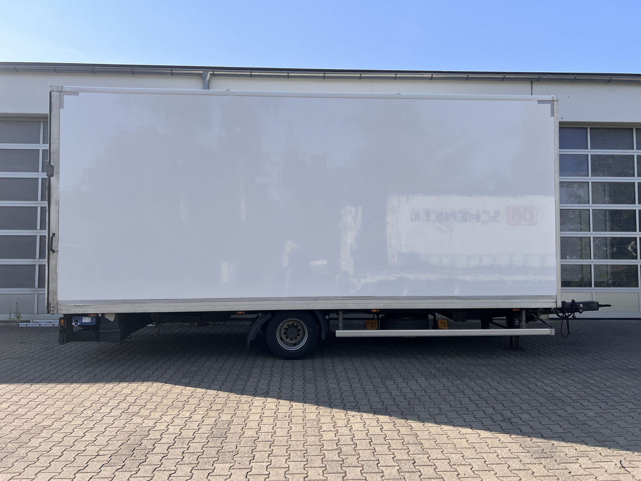 Ackermann Z-KA-F10.5/7,6 1 Achs Kofferanhänger, Ladebordwand - Закритий кузов причіп: фото 5 Ackermann Z-KA-F10.5/7,6 1 Achs Kofferanhänger, Ladebordwand - Закритий кузов причіп: фото 5