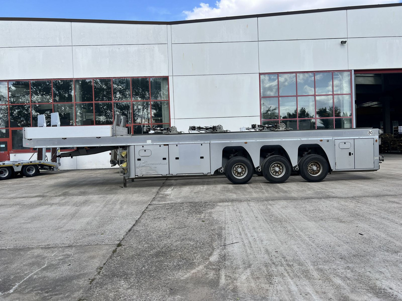 Faymonville 3-Achs-Beton-Innenlader PREFAMAX, Wenig Benutzt - Низькорамна платформа напівпричіп: фото 1 Faymonville 3-Achs-Beton-Innenlader PREFAMAX, Wenig Benutzt - Низькорамна платформа напівпричіп: фото 1