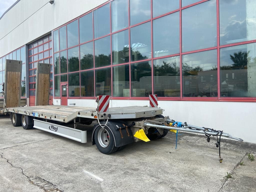 Fliegl 3 Achs Tiefladeranhänger - Низькорамна платформа причіп: фото 2 Fliegl 3 Achs Tiefladeranhänger - Низькорамна платформа причіп: фото 2