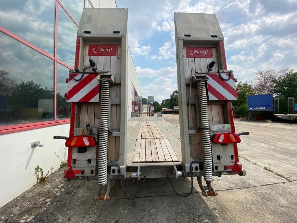 Fliegl 3 Achs Tiefladeranhänger - Низькорамна платформа причіп: фото 5 Fliegl 3 Achs Tiefladeranhänger - Низькорамна платформа причіп: фото 5