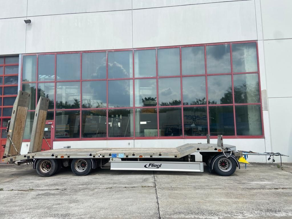 Fliegl 3 Achs Tiefladeranhänger - Низькорамна платформа причіп: фото 3 Fliegl 3 Achs Tiefladeranhänger - Низькорамна платформа причіп: фото 3