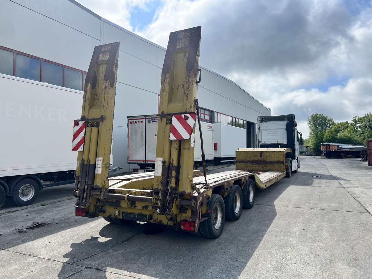 Langendorf 3 Achs Tiefbett- Satteltieflader - Низькорамна платформа напівпричіп: фото 3 Langendorf 3 Achs Tiefbett- Satteltieflader - Низькорамна платформа напівпричіп: фото 3