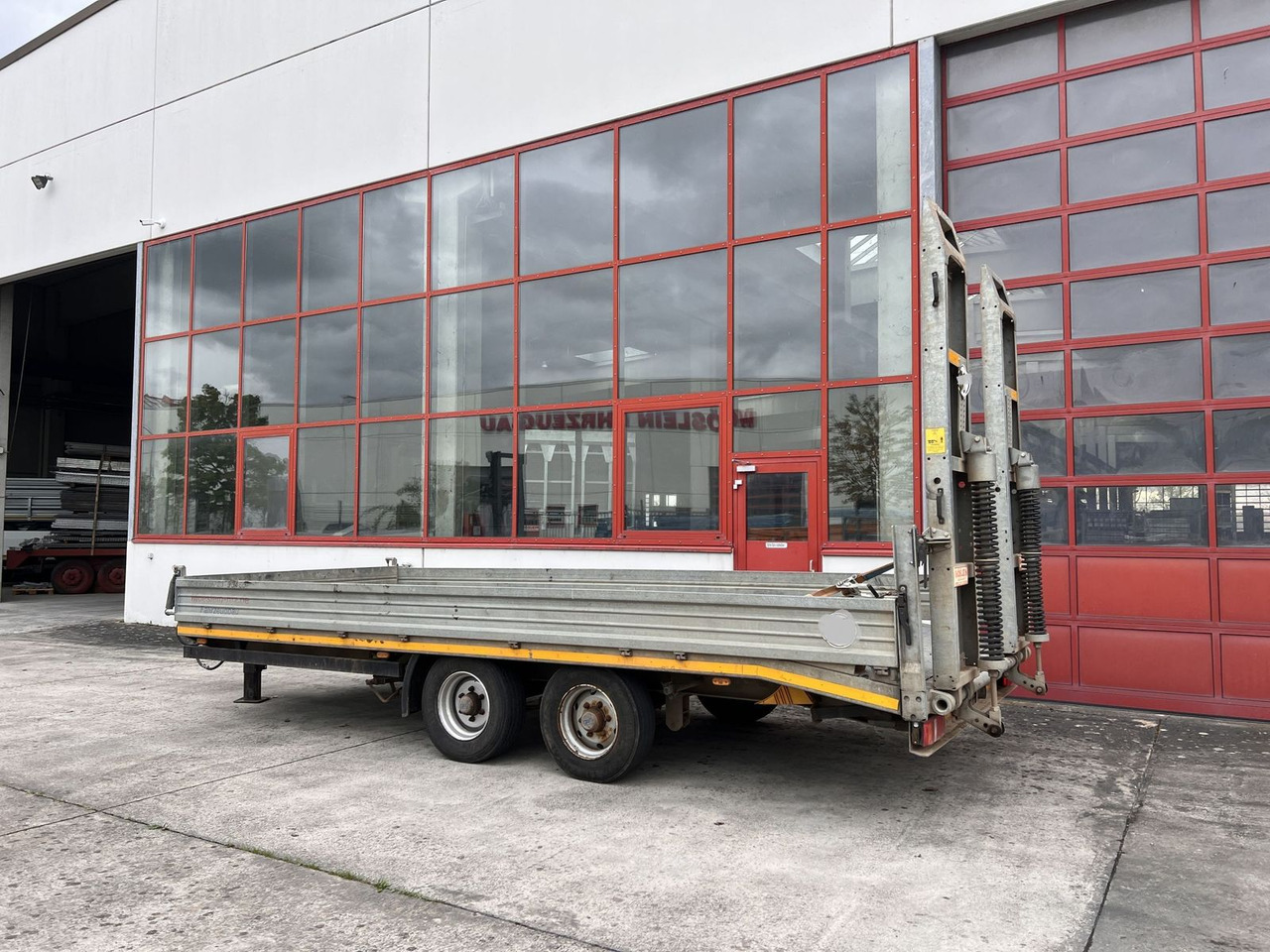 Möslein 13 t Tandemtieflader - Низькорамна платформа причіп: фото 4 Möslein 13 t Tandemtieflader - Низькорамна платформа причіп: фото 4
