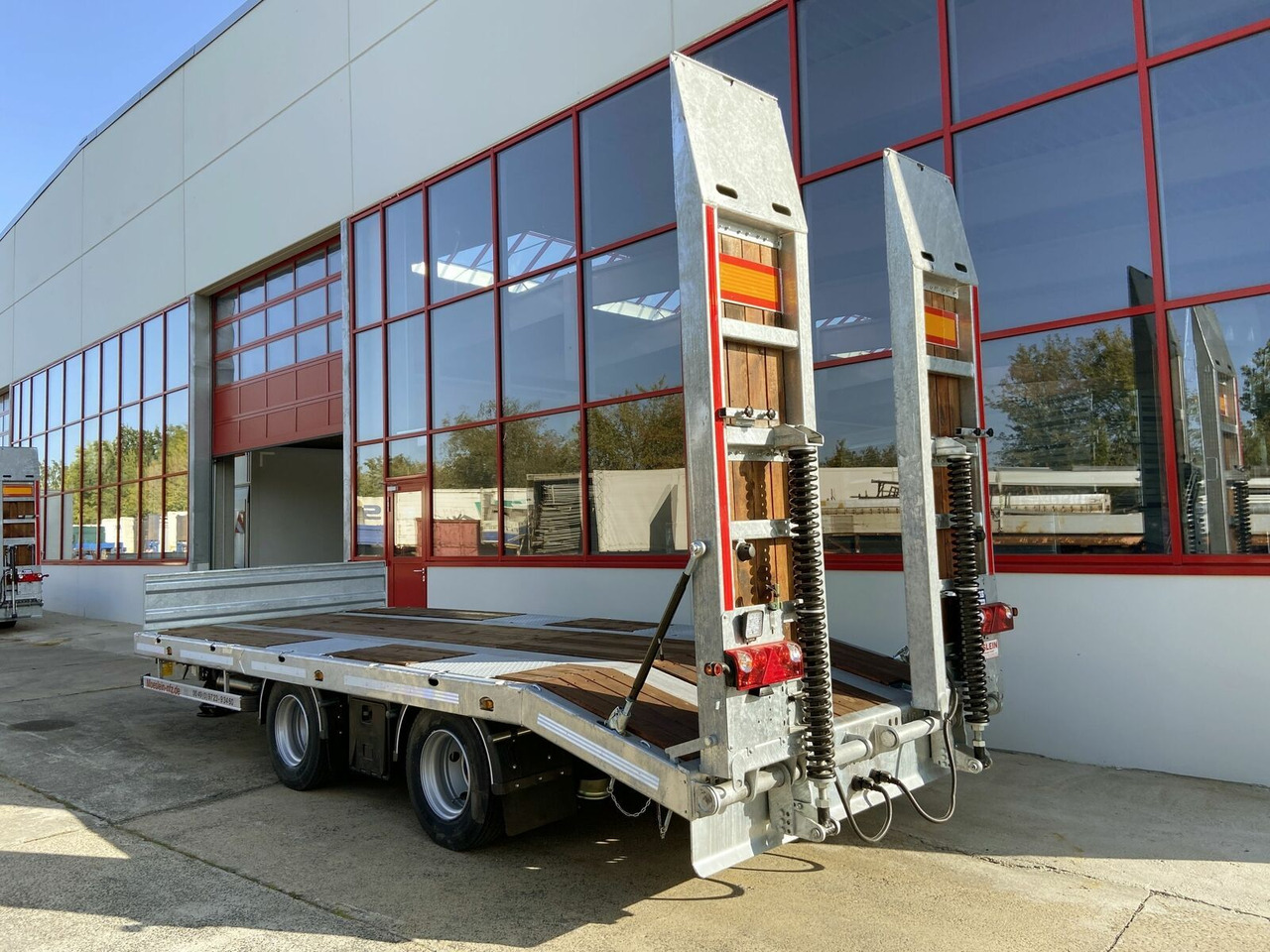 Möslein 21 t Tandemtieflader, Luftgefedert, NEU - Низькорамна платформа причіп: фото 4 Möslein 21 t Tandemtieflader, Luftgefedert, NEU - Низькорамна платформа причіп: фото 4