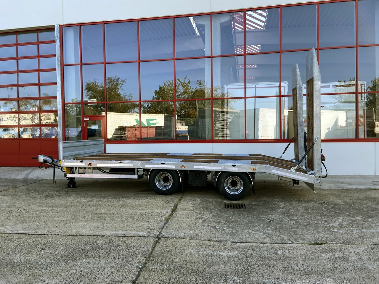 Möslein 21 t Tandemtieflader, hydr. Rampen, NEU - Низькорамна платформа причіп: фото 4 Möslein 21 t Tandemtieflader, hydr. Rampen, NEU - Низькорамна платформа причіп: фото 4