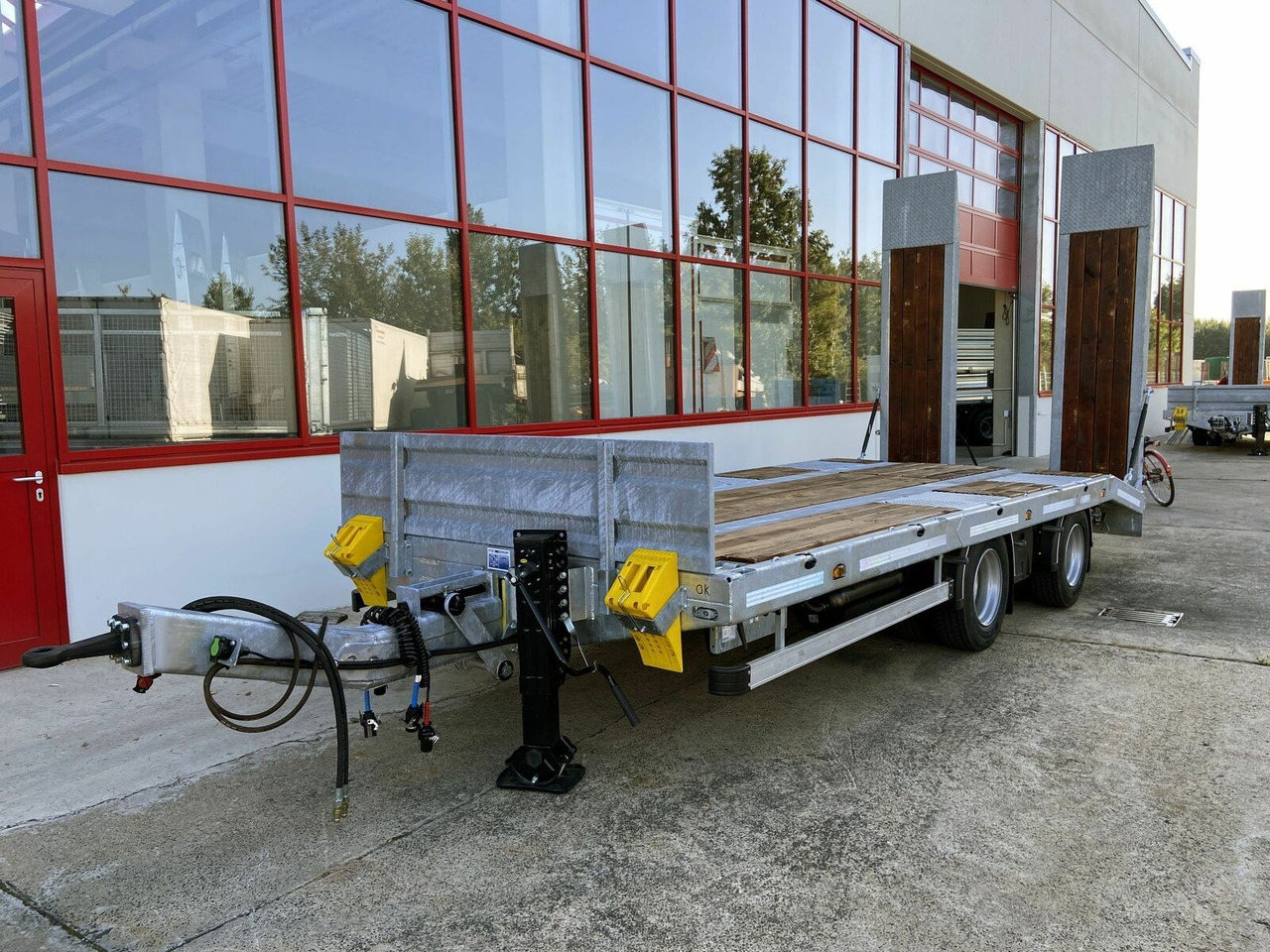 Möslein 21 t Tandemtieflader, hydr. Rampen, NEU - Низькорамна платформа причіп: фото 5 Möslein 21 t Tandemtieflader, hydr. Rampen, NEU - Низькорамна платформа причіп: фото 5