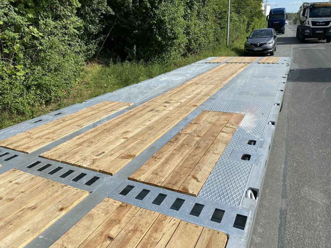 Möslein 3 Achs Satteltieflader Plato 45 t GGfür Fertigt - Низькорамна платформа напівпричіп: фото 4 Möslein 3 Achs Satteltieflader Plato 45 t GGfür Fertigt - Низькорамна платформа напівпричіп: фото 4