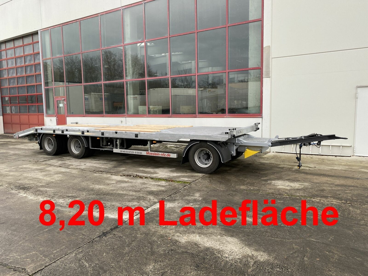 Möslein 3 Achs Tieflader gerader Ladefläche 8,10 m,Neuf - Низькорамна платформа причіп: фото 1 Möslein 3 Achs Tieflader gerader Ladefläche 8,10 m,Neuf - Низькорамна платформа причіп: фото 1