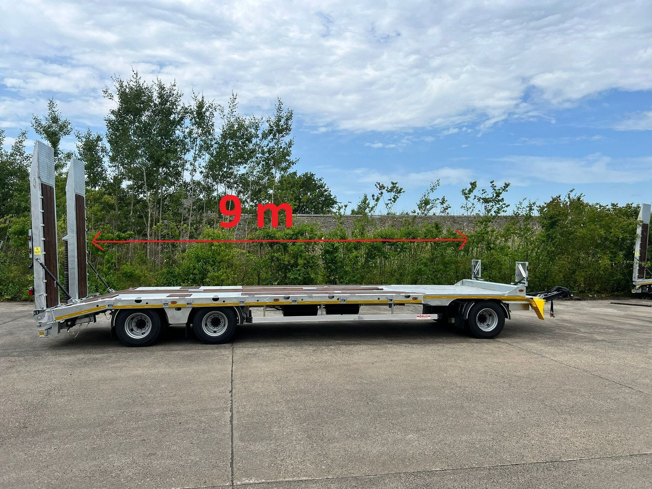 Möslein 3 Achs Tieflader mit gerader Ladefläche 9 m, Ne - Низькорамна платформа причіп: фото 1 Möslein 3 Achs Tieflader mit gerader Ladefläche 9 m, Ne - Низькорамна платформа причіп: фото 1