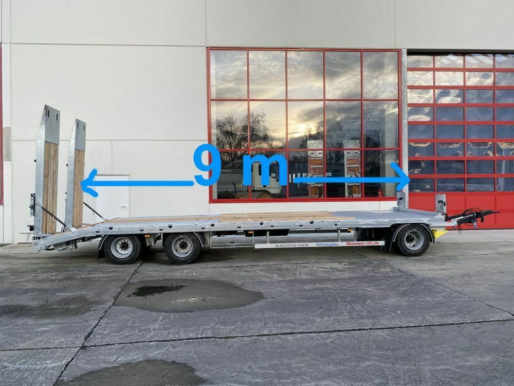 Möslein 3 Achs Tieflader mit gerader Ladefläche 9 m, Ne - Низькорамна платформа причіп: фото 1 Möslein 3 Achs Tieflader mit gerader Ladefläche 9 m, Ne - Низькорамна платформа причіп: фото 1