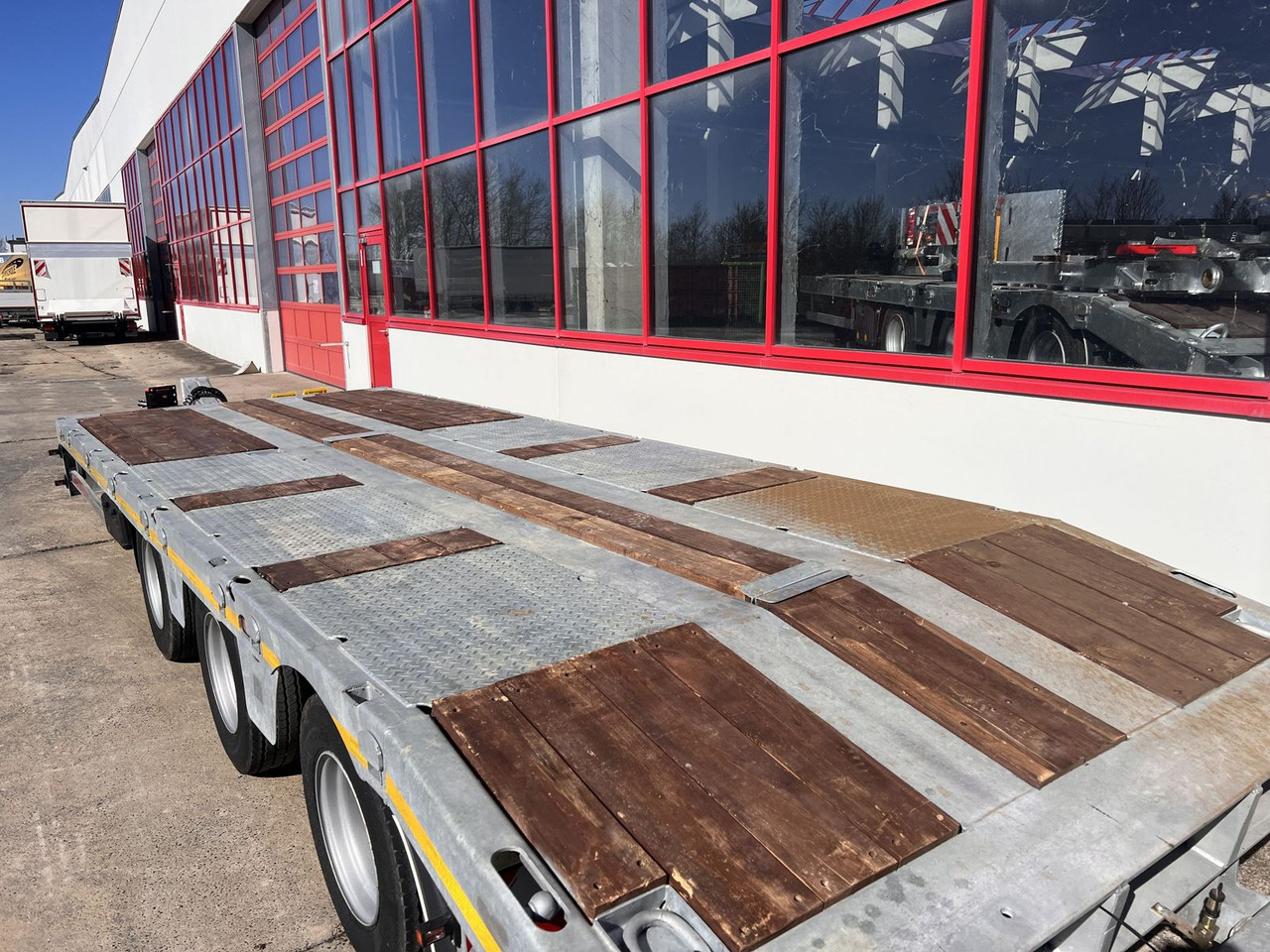 Möslein 31 t Tridemtieflader gelenkt, Neuwertig - Низькорамна платформа причіп: фото 4 Möslein 31 t Tridemtieflader gelenkt, Neuwertig - Низькорамна платформа причіп: фото 4