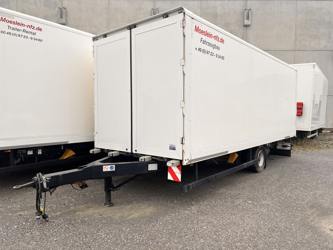 Möslein EK 1- D 7,3 1 Achs Kofferanhänger Durchladen7,08 m lang - Закритий кузов причіп: фото 2 Möslein EK 1- D 7,3 1 Achs Kofferanhänger Durchladen7,08 m lang - Закритий кузов причіп: фото 2