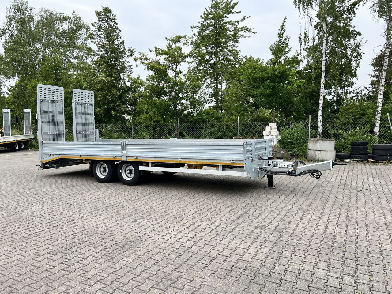 Möslein Neuer Tandemtieflader, 7,28 m Ladefläche, breit - Низькорамна платформа причіп: фото 4 Möslein Neuer Tandemtieflader, 7,28 m Ladefläche, breit - Низькорамна платформа причіп: фото 4