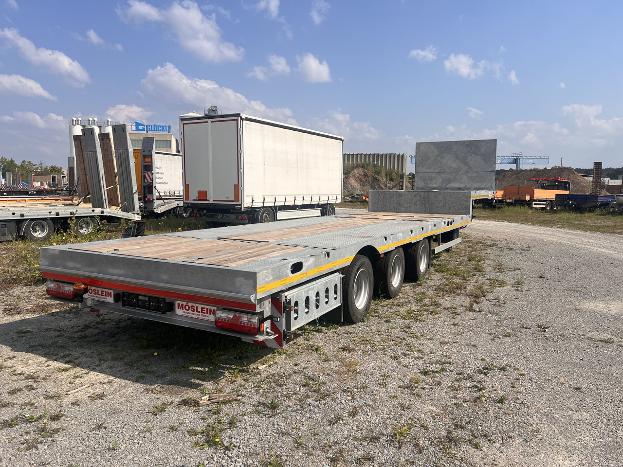 Möslein ST 3 Plato 8,7 3 Achs Satteltieflader Plato 45 t GGfür Fertigteile, Baumaschinen - Низькорамна платформа напівпричіп: фото 5 Möslein ST 3 Plato 8,7 3 Achs Satteltieflader Plato 45 t GGfür Fertigteile, Baumaschinen - Низькорамна платформа напівпричіп: фото 5