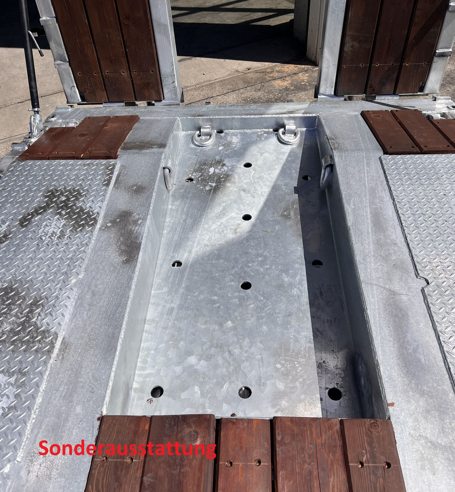 Möslein T 3-9,20 F 3 Achs Tieflader mit gerader Ladefläche 9 m, Neufahrzeug - Низькорамна платформа причіп: фото 5 Möslein T 3-9,20 F 3 Achs Tieflader mit gerader Ladefläche 9 m, Neufahrzeug - Низькорамна платформа причіп: фото 5