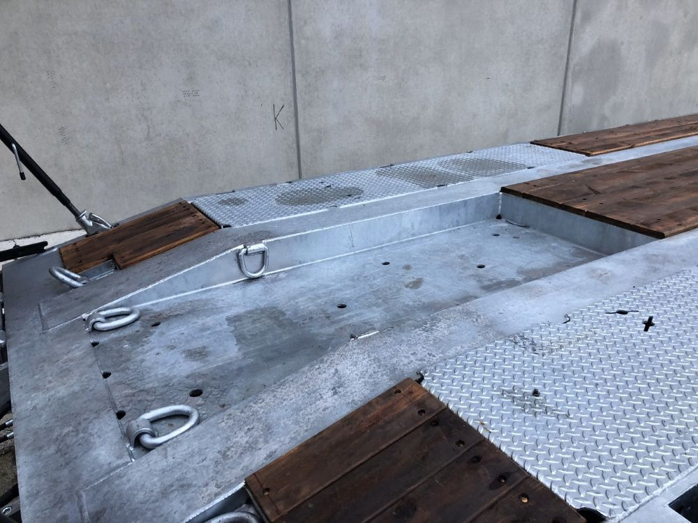 Möslein T4 VB H1 gerade neuer 4 Achs Tieflader gerade hydraulischen Rampen - Низькорамна платформа причіп: фото 2 Möslein T4 VB H1 gerade neuer 4 Achs Tieflader gerade hydraulischen Rampen - Низькорамна платформа причіп: фото 2