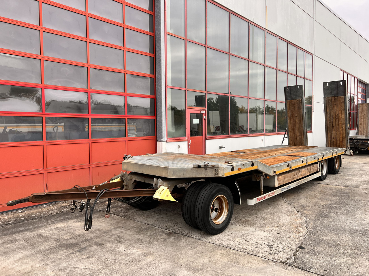 Möslein TF3 Schwebheim 3 Achs Tiefladeranhänger - Низькорамна платформа причіп: фото 4 Möslein TF3 Schwebheim 3 Achs Tiefladeranhänger - Низькорамна платформа причіп: фото 4