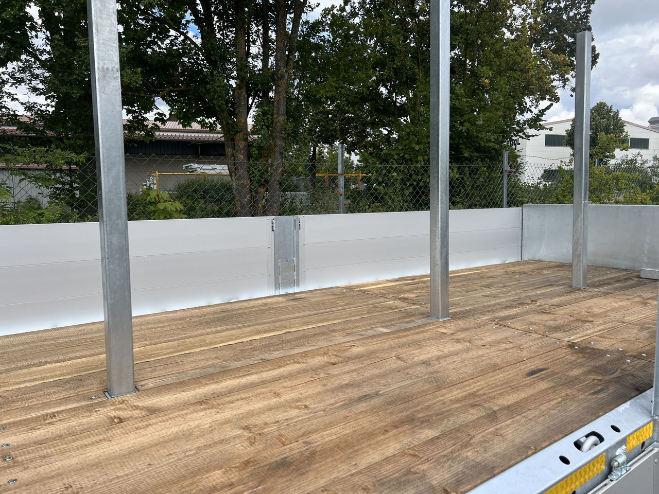 Möslein THT 11- G 6,2 Tandem Pritsche- Tieflader mit Rungentaschen - Бортовий причіп/ Платформа: фото 2 Möslein THT 11- G 6,2 Tandem Pritsche- Tieflader mit Rungentaschen - Бортовий причіп/ Платформа: фото 2