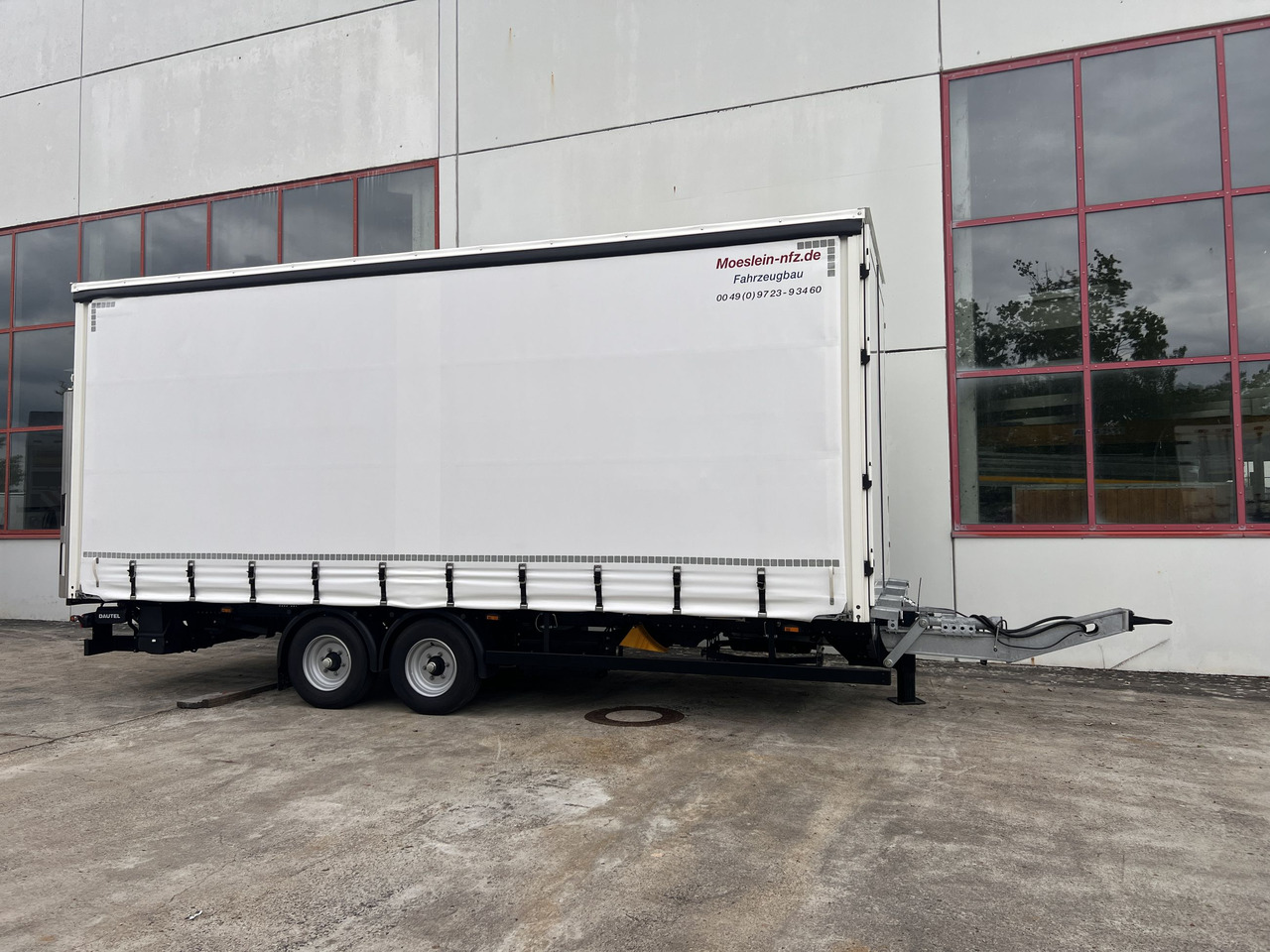 Möslein TPS 105 D-L Planenanhänger, Ladebordwand + Durchladbar neuwertig - Тентований причіп: фото 4 Möslein TPS 105 D-L Planenanhänger, Ladebordwand + Durchladbar neuwertig - Тентований причіп: фото 4