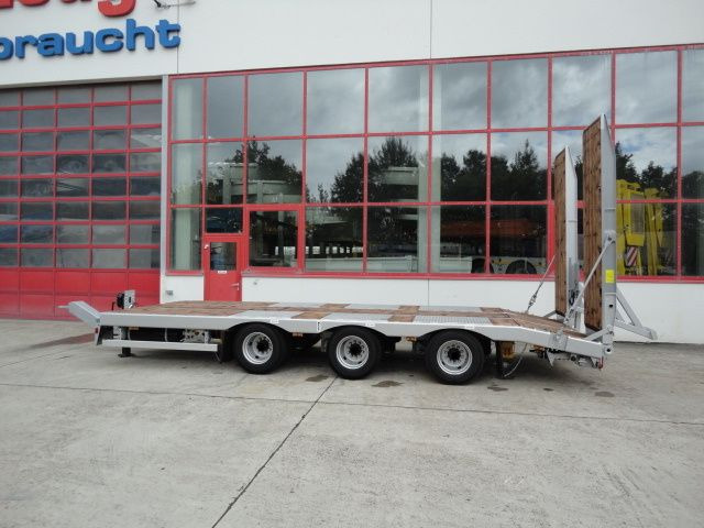 Möslein TT 31 31 t GG Tridem- Tieflader 3 AchsNeufahrzeug - Низькорамна платформа причіп: фото 4 Möslein TT 31 31 t GG Tridem- Tieflader 3 AchsNeufahrzeug - Низькорамна платформа причіп: фото 4