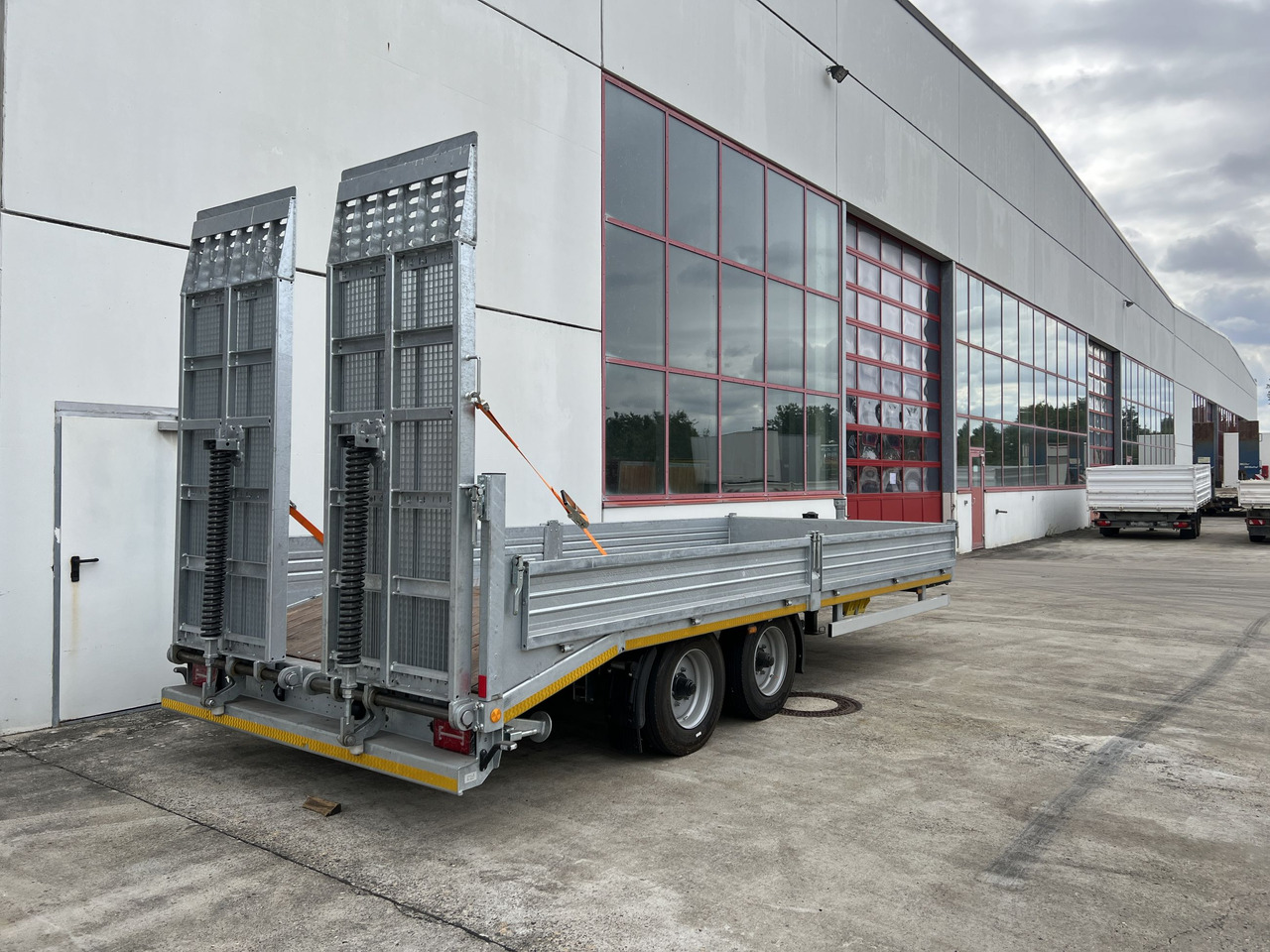 Möslein TT11 BR Neuer Tandemtieflader, breit Rampen - Низькорамна платформа причіп: фото 4 Möslein TT11 BR Neuer Tandemtieflader, breit Rampen - Низькорамна платформа причіп: фото 4