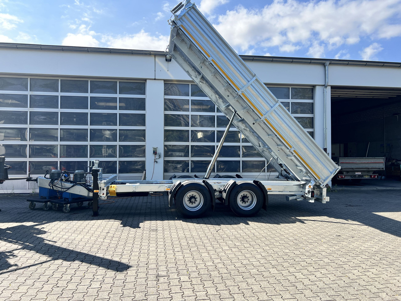 Möslein TTD 19 B neuer 19 t Tandemkipper- Tieflader hydraulischer Klappe - Самоскид причіп: фото 5 Möslein TTD 19 B neuer 19 t Tandemkipper- Tieflader hydraulischer Klappe - Самоскид причіп: фото 5