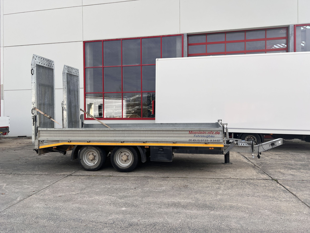 Möslein TTS 11 Schwebheim Tandemtieflader, Breite Rampen, Wenig Benutzt - Низькорамна платформа причіп: фото 1 Möslein TTS 11 Schwebheim Tandemtieflader, Breite Rampen, Wenig Benutzt - Низькорамна платформа причіп: фото 1