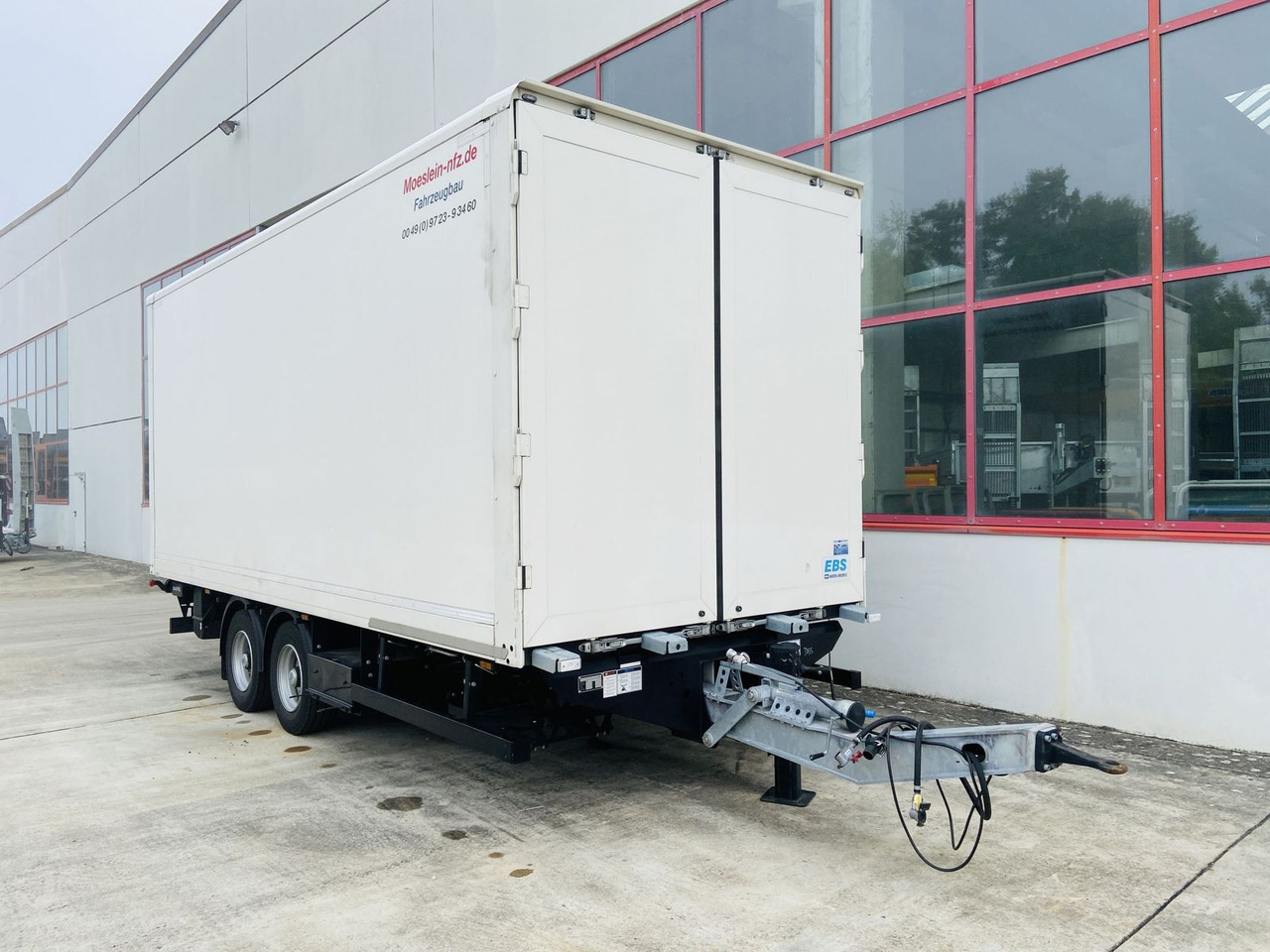 Möslein Tandem Koffer, Ladebordwand 1,5 t + Durchladbar - Закритий кузов причіп: фото 1 Möslein Tandem Koffer, Ladebordwand 1,5 t + Durchladbar - Закритий кузов причіп: фото 1