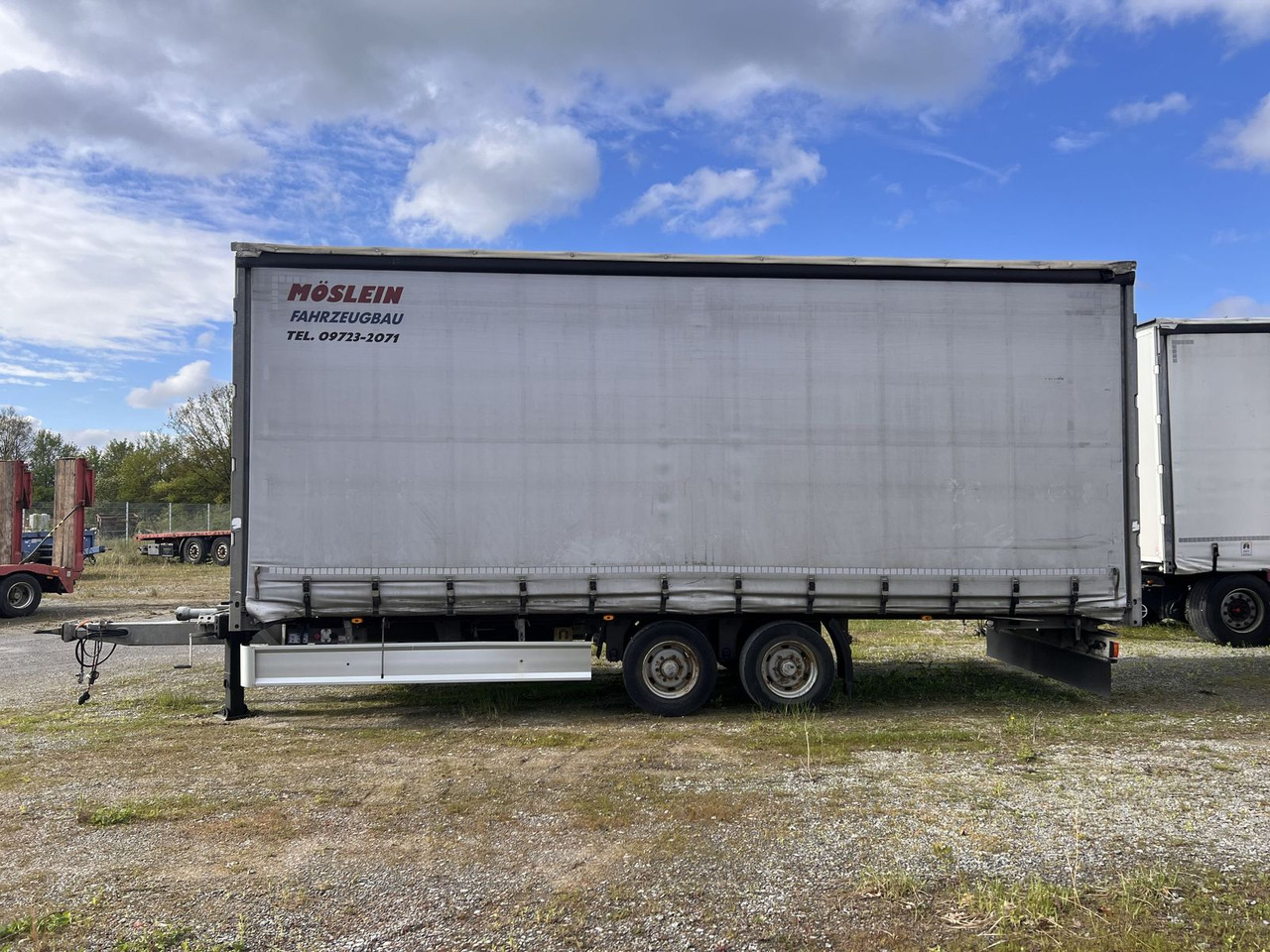 Möslein Tandem- Planenanhänger Durchladen - Тентований причіп: фото 1 Möslein Tandem- Planenanhänger Durchladen - Тентований причіп: фото 1