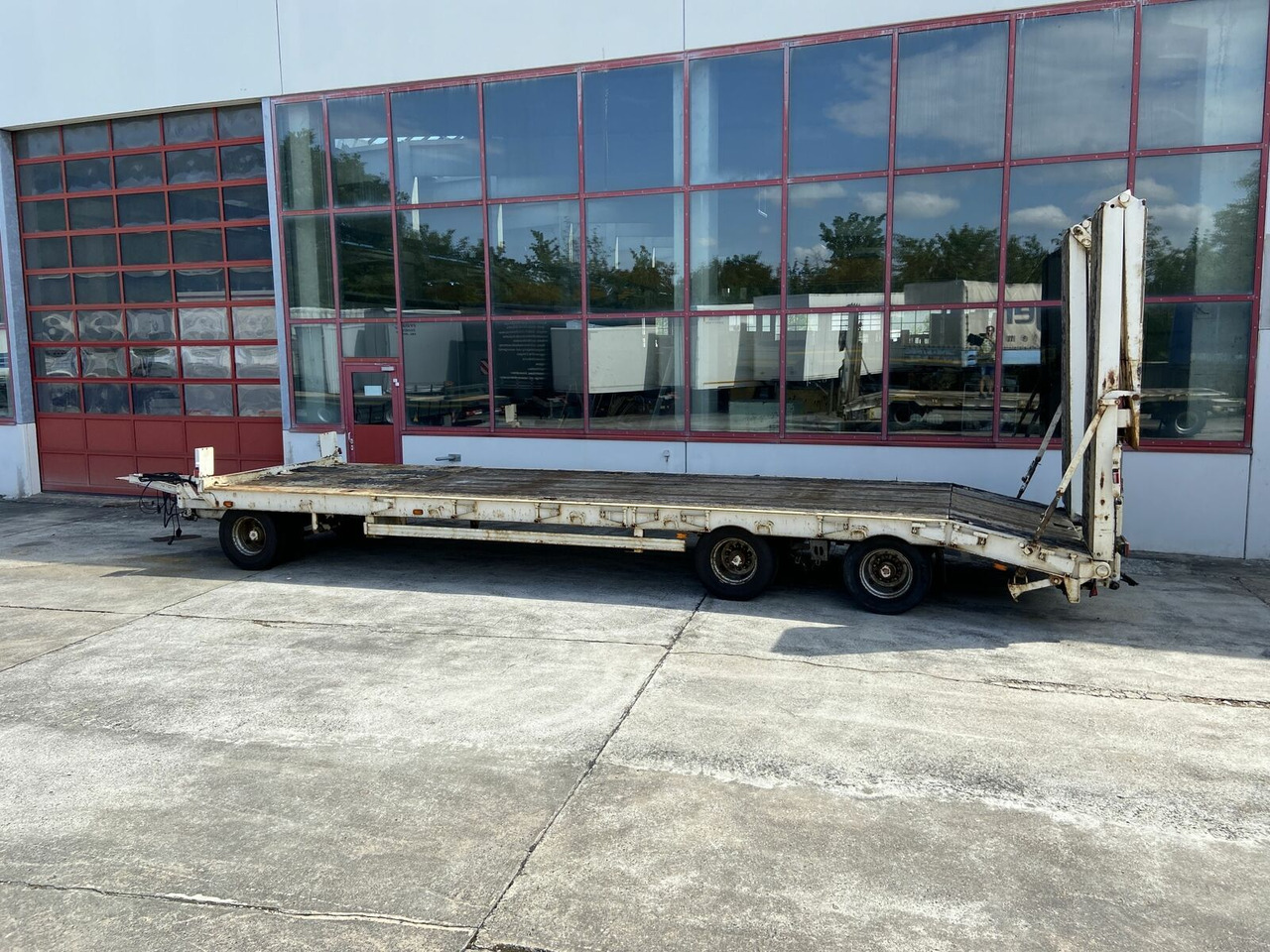 Müller-Mitteltal 3 Achs Tieflader 9,20 m Ladefläche - Низькорамна платформа причіп: фото 3 Müller-Mitteltal 3 Achs Tieflader 9,20 m Ladefläche - Низькорамна платформа причіп: фото 3