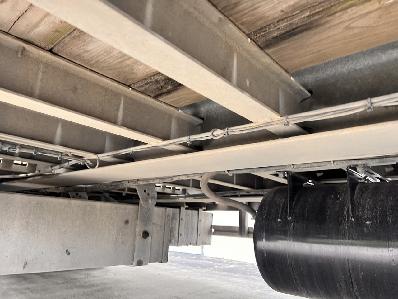 Müller Mitteltal D3 3 Achs Tieflader 9 m, Verzinkt, Wenig Benutzt - Низькорамна платформа причіп: фото 2 Müller Mitteltal D3 3 Achs Tieflader 9 m, Verzinkt, Wenig Benutzt - Низькорамна платформа причіп: фото 2