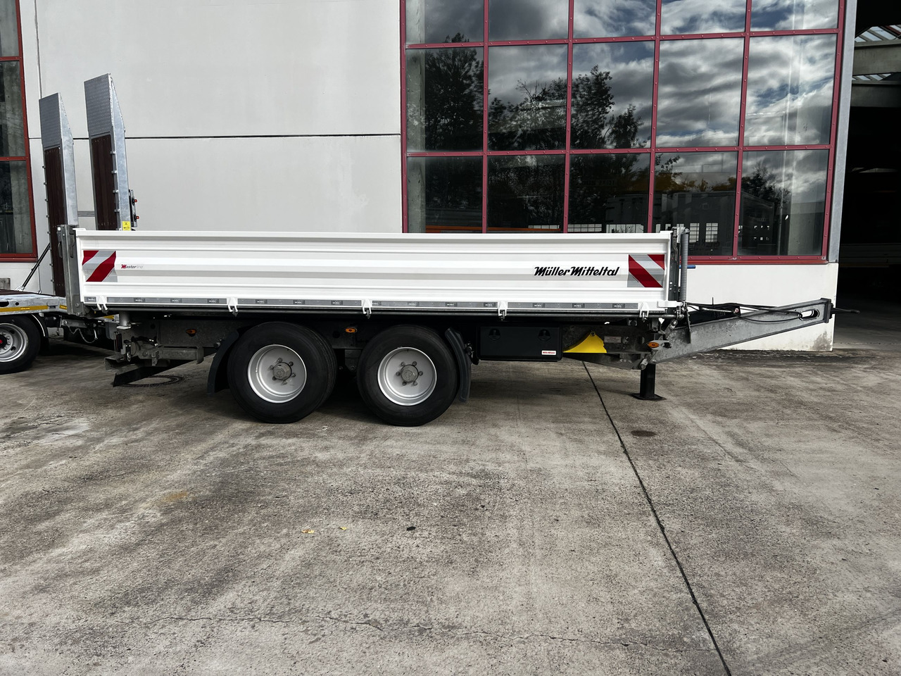 Müller Mitteltal TA-2 14,4 t Tandemkipper- Tieflader Breitbereifung NEUWERTIG - Самоскид причіп: фото 2 Müller Mitteltal TA-2 14,4 t Tandemkipper- Tieflader Breitbereifung NEUWERTIG - Самоскид причіп: фото 2