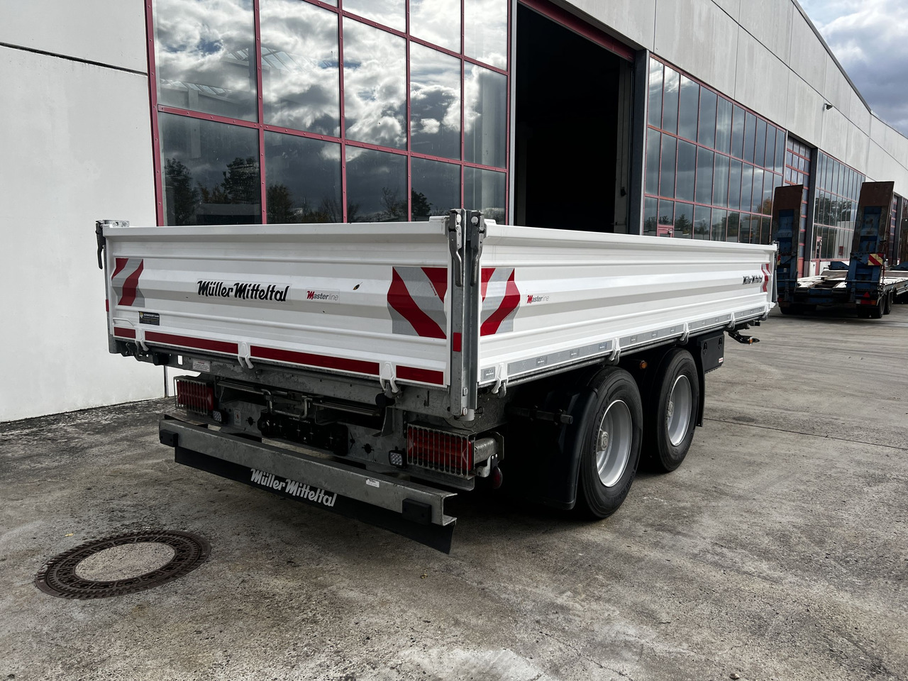 Müller Mitteltal TA-2 14,4 t Tandemkipper- Tieflader Breitbereifung NEUWERTIG - Самоскид причіп: фото 5 Müller Mitteltal TA-2 14,4 t Tandemkipper- Tieflader Breitbereifung NEUWERTIG - Самоскид причіп: фото 5