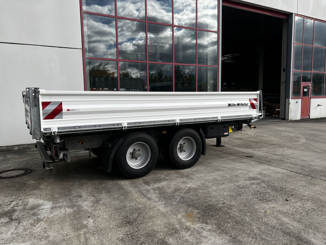 Müller Mitteltal TA-2 14,4 t Tandemkipper- Tieflader Breitbereifung NEUWERTIG - Самоскид причіп: фото 4 Müller Mitteltal TA-2 14,4 t Tandemkipper- Tieflader Breitbereifung NEUWERTIG - Самоскид причіп: фото 4