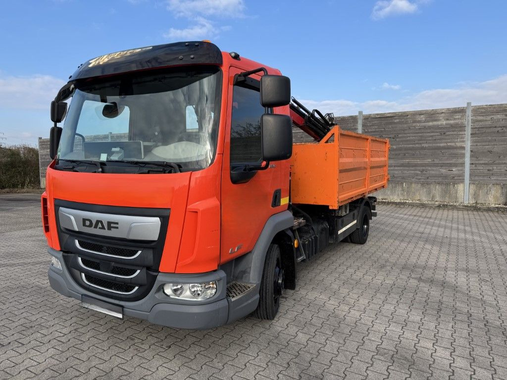 DAF FA LF 180 8t / Abrollkipper, Ladekran Containe - Гаковий мультиліфт вантажівка, Вантажівка з маніпулятором: фото 2 DAF FA LF 180 8t / Abrollkipper, Ladekran Containe - Гаковий мультиліфт вантажівка, Вантажівка з маніпулятором: фото 2