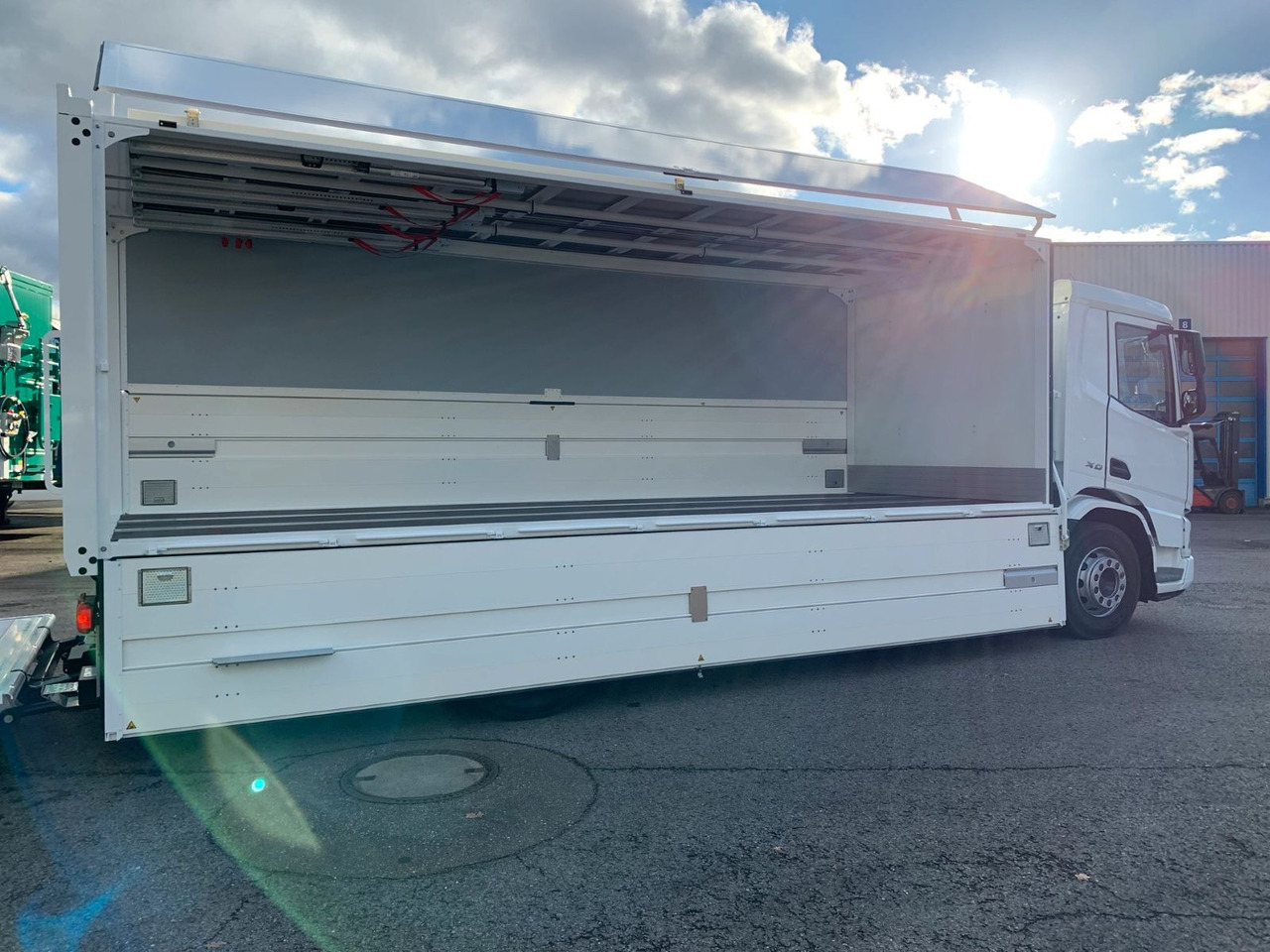 DAF FA XD 370 zikun Swing-Board-Aufbau - Для перевезення напоїв вантажівка: фото 4 DAF FA XD 370 zikun Swing-Board-Aufbau - Для перевезення напоїв вантажівка: фото 4