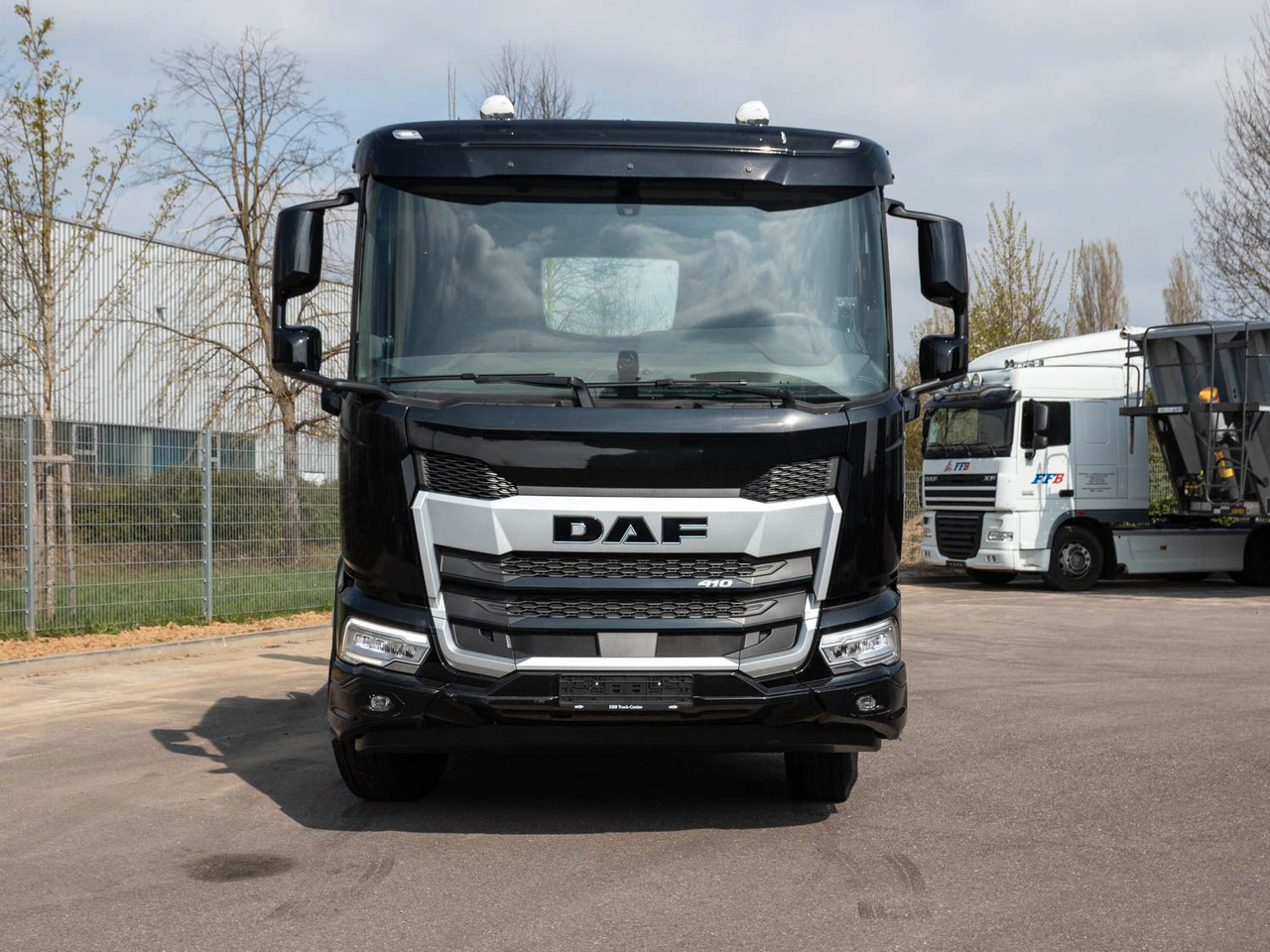 DAF FA XD 410 VDL Absetzkipper DAF FA XD 410 VDL Absetzkipper - Скіповий навантажувач вантажівка: фото 2 DAF FA XD 410 VDL Absetzkipper DAF FA XD 410 VDL Absetzkipper - Скіповий навантажувач вантажівка: фото 2