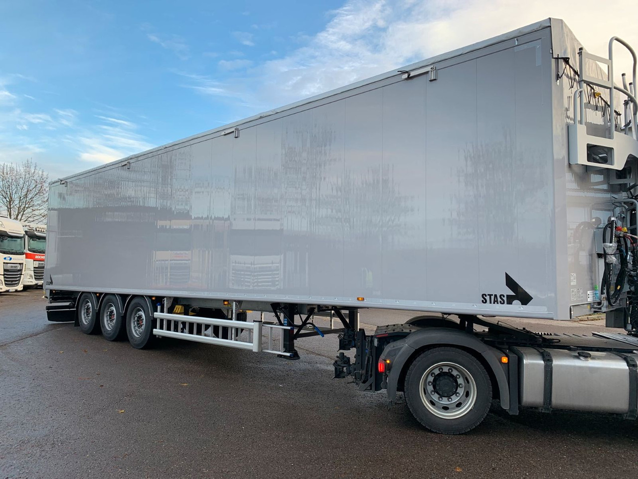 Stas Biostar 91,3 cbm - З рухомою підлогою напівпричіп: фото 1 Stas Biostar 91,3 cbm - З рухомою підлогою напівпричіп: фото 1
