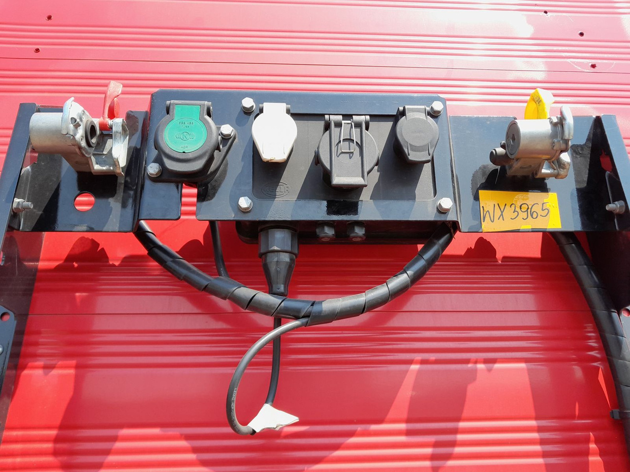 Wielton Strong Light Schiebeplanensattel NS3K - Тентований напівпричіп: фото 4 Wielton Strong Light Schiebeplanensattel NS3K - Тентований напівпричіп: фото 4