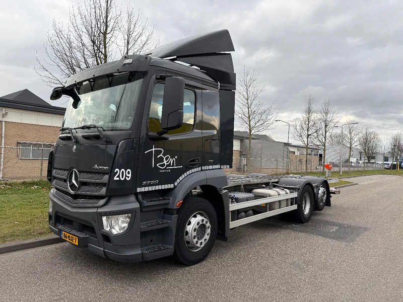 Mercedes-Benz Antos 2730 LL 2017 - Вантажівка шасі: фото 1 Mercedes-Benz Antos 2730 LL 2017 - Вантажівка шасі: фото 1