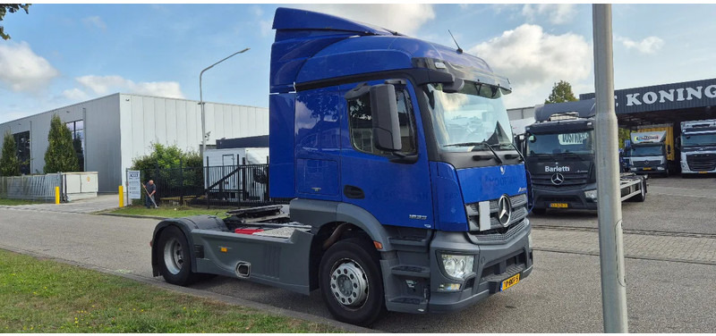 Mercedes-Benz Actros 1833 - Тягач: фото 2 Mercedes-Benz Actros 1833 - Тягач: фото 2
