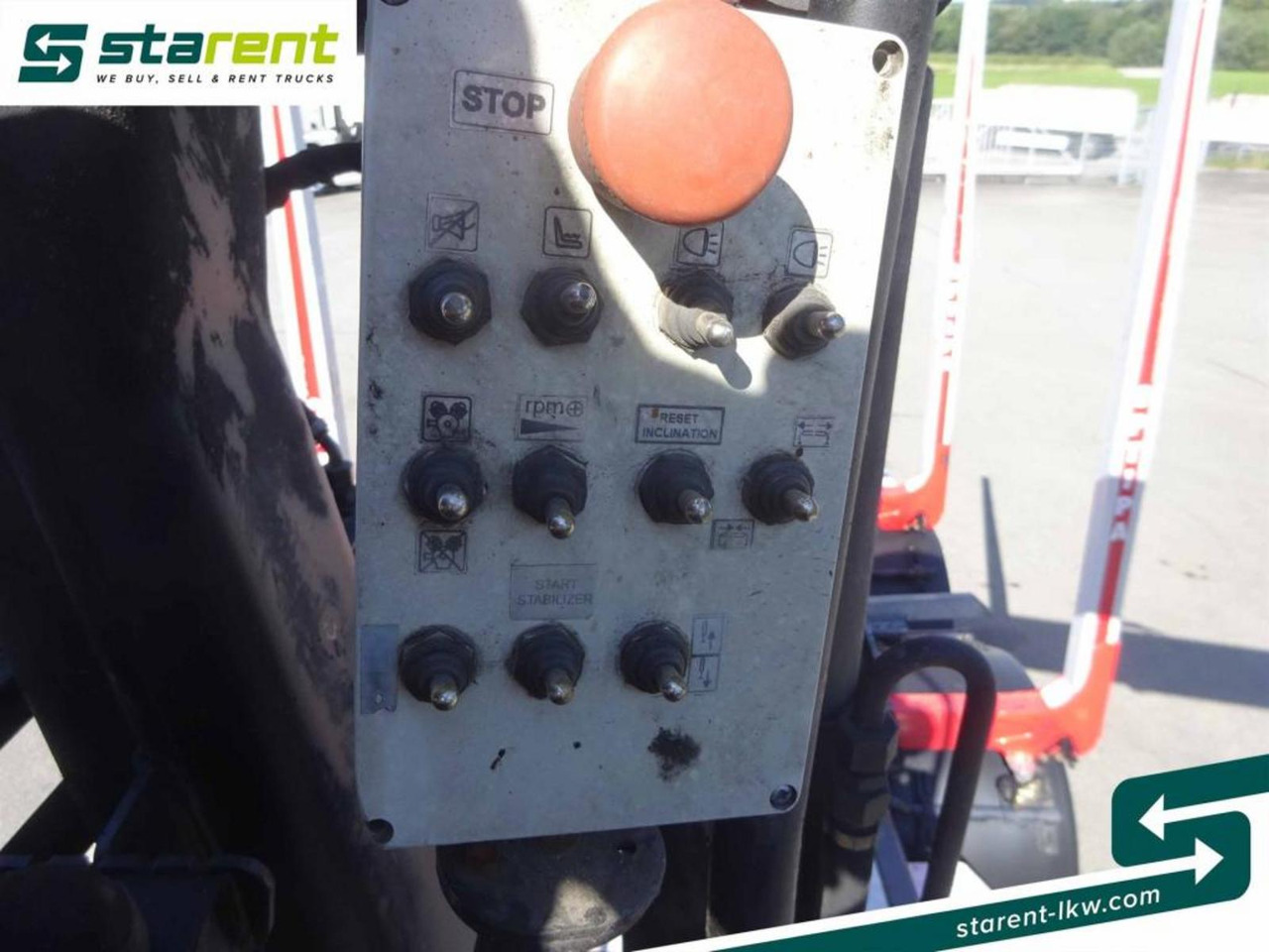 Лісовоз Volvo FH16 750 6x4 Holzaufbau mit Kran (Tajfun LIV120Z): фото 15 Лісовоз Volvo FH16 750 6x4 Holzaufbau mit Kran (Tajfun LIV120Z): фото 15