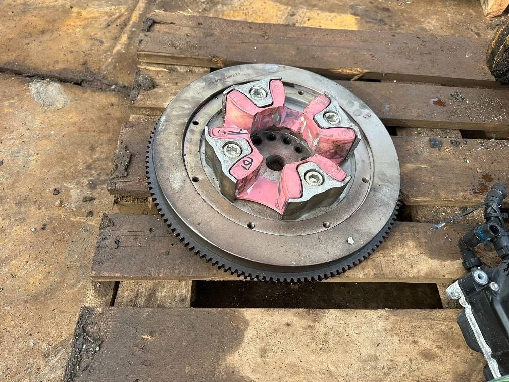 CAT 323 c7.1acert flywheel 378-4739 2009173 - Двигун в категорії Будівельна техніка: фото 1 CAT 323 c7.1acert flywheel 378-4739 2009173 - Двигун в категорії Будівельна техніка: фото 1