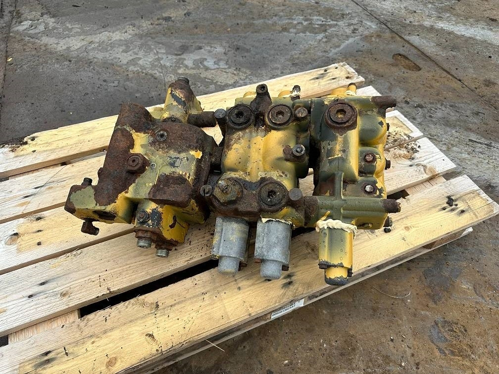 CAT 950 G II valve - Гідравліка в категорії Будівельна техніка: фото 1 CAT 950 G II valve - Гідравліка в категорії Будівельна техніка: фото 1