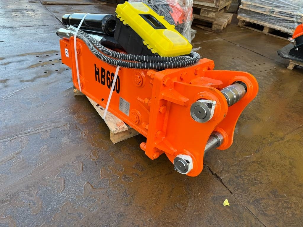 HB 680 hammer 4.5/6 ton - Гідравлічний молот в категорії Будівельна техніка: фото 2 HB 680 hammer 4.5/6 ton - Гідравлічний молот в категорії Будівельна техніка: фото 2
