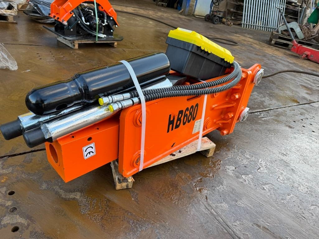 HB 680 hammer 4.5/6 ton - Гідравлічний молот в категорії Будівельна техніка: фото 1 HB 680 hammer 4.5/6 ton - Гідравлічний молот в категорії Будівельна техніка: фото 1